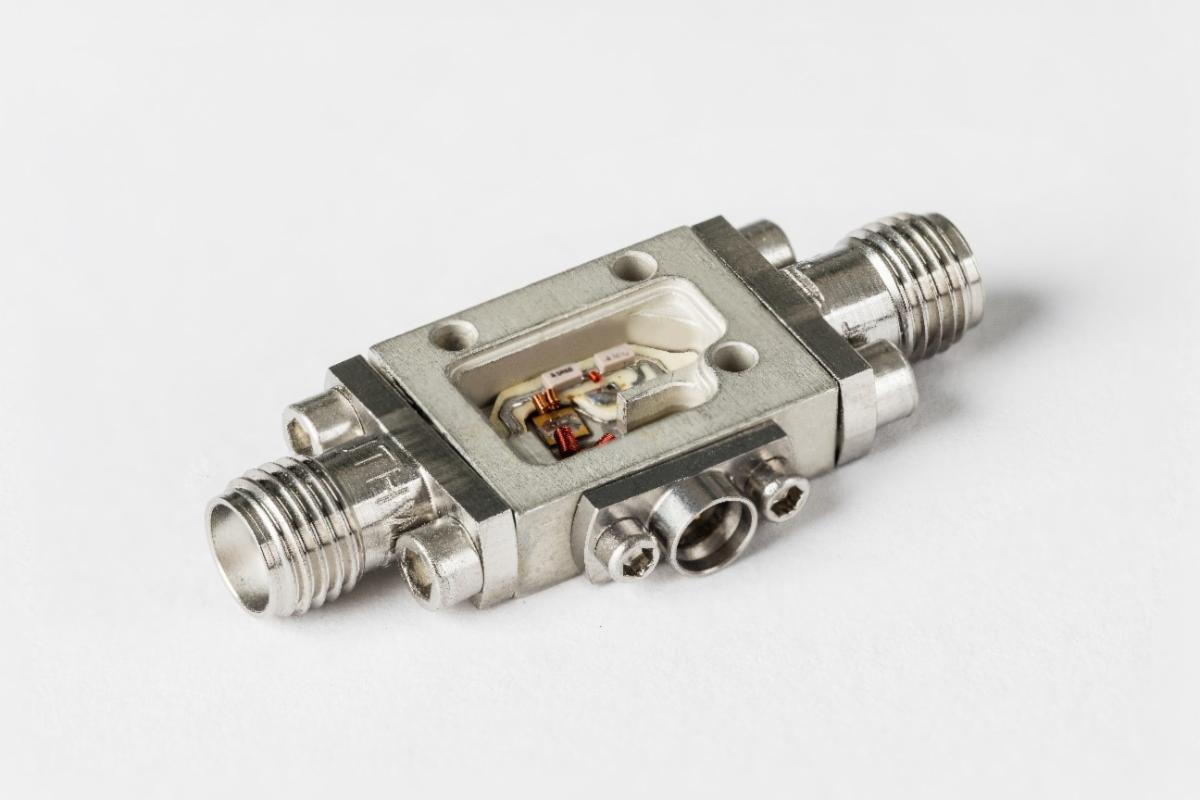 Diplexer Low Profile DC-18 GHz | TNSolutions.it